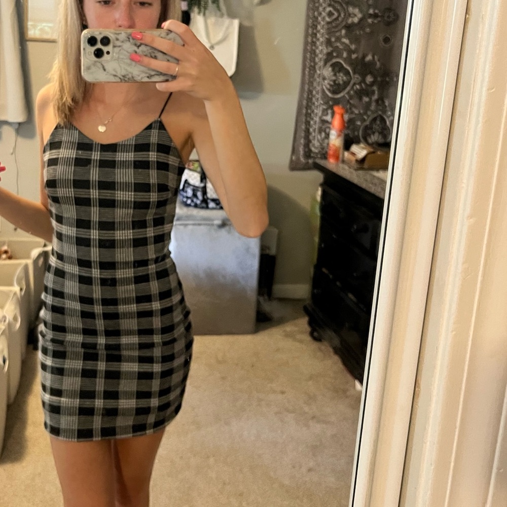 Popular 21 body con black checkered dress size small